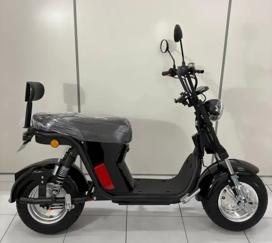 Scooter 0km preta ou branca