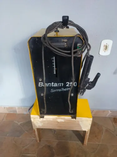 Máquina de solda esab bantan serralheiro 250A