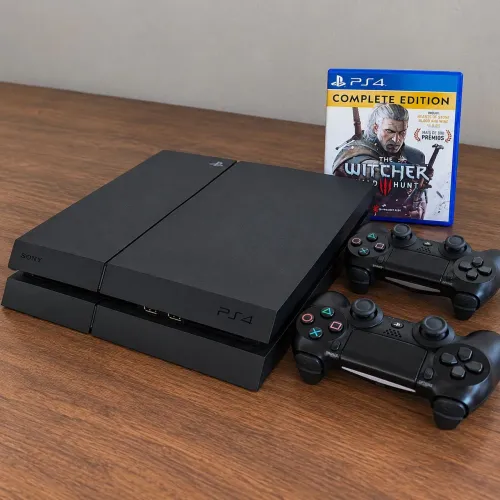 PlayStation 4 500GB Fosco + 2 Controles + The Witcher 3