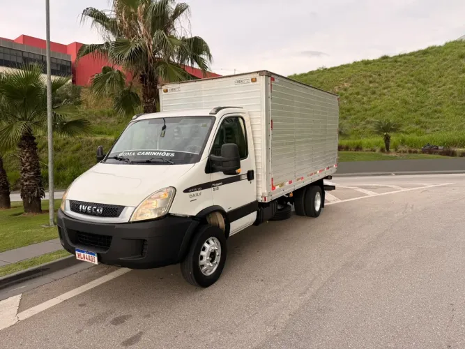 CAMINHÃO IVECO DAILY 70C16 BAU 4.60MTS