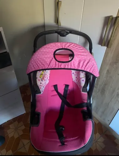 Carrinho de bebê 2 em 1 (bebê conforto que vira carrinho)