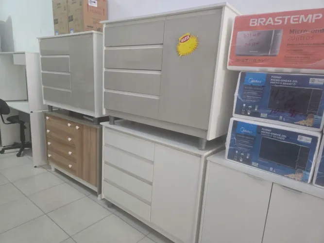 Cômoda 1 porta e 3 gavetas 