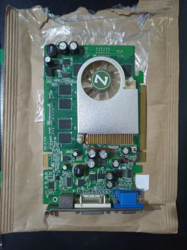 Placa de vídeo Geforce 7300GT 512mb