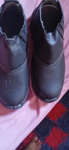 Bota de couro nova