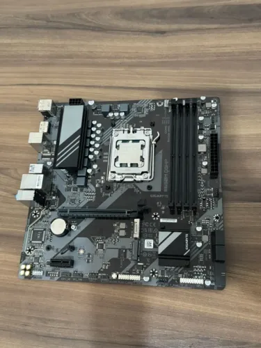 Kit Upgrade AM5 Ryzen 5 7500F + B650M Gigabyte DDR5