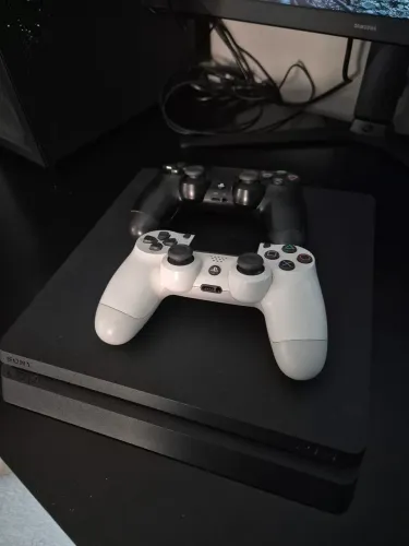Playstation 4 Slim 1TB