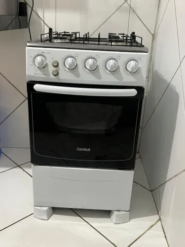 Fogão 4 bocas e forno