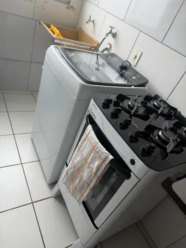 Fogão 4 bocas semi novo marca esmaltec
