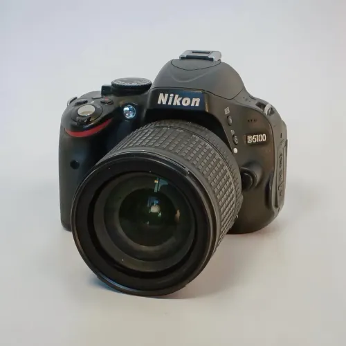 Nikon DSL5100 somente 75com 13.000cliks inacreditáveis! Com lente Nikkor 18-135mm