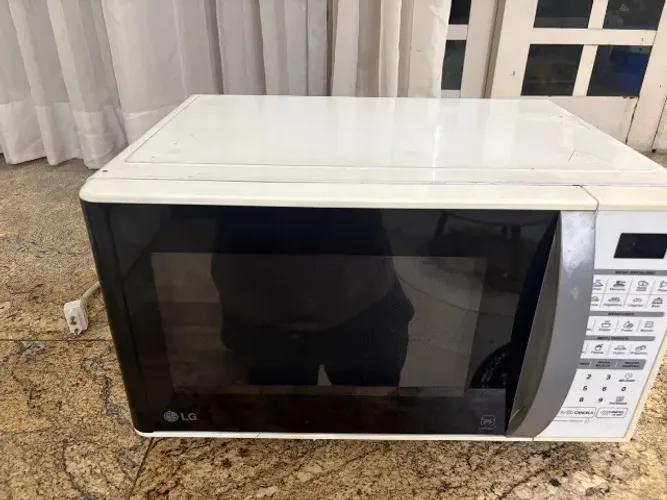 Microondas LG MS3052R