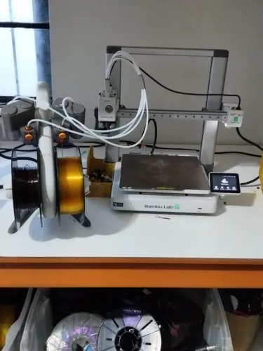 Impressora 3D Bambulab A1 com AMS 