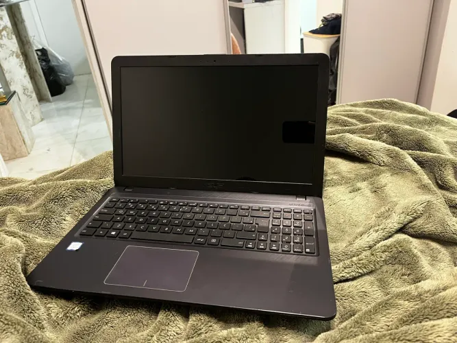 Notebook ASUS VivoBook X543UA i3 7ª Geração SSD 256GB 4GB RAM