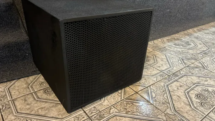 2 caixas sub 15? + potência 1600w