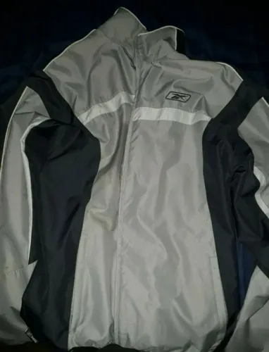 Jaqueta Reebok Cinza