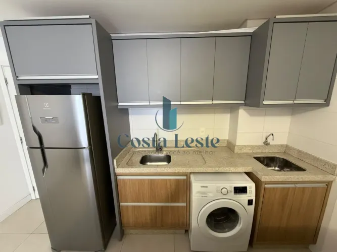 Studio para alugar na Trindade, próximo à UFSC, com vaga de garagem