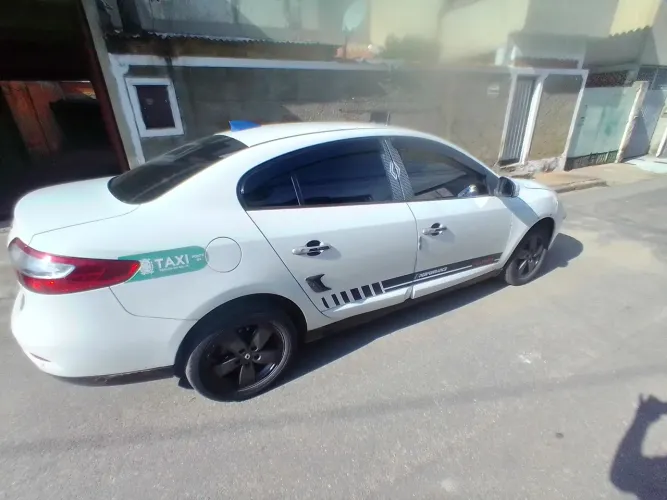 Renault Fluence Sed. Dynamique 2.0 16V Flex Aut. 2013
