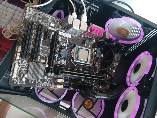 Kit com Placa mãe, processador e memória RAM 