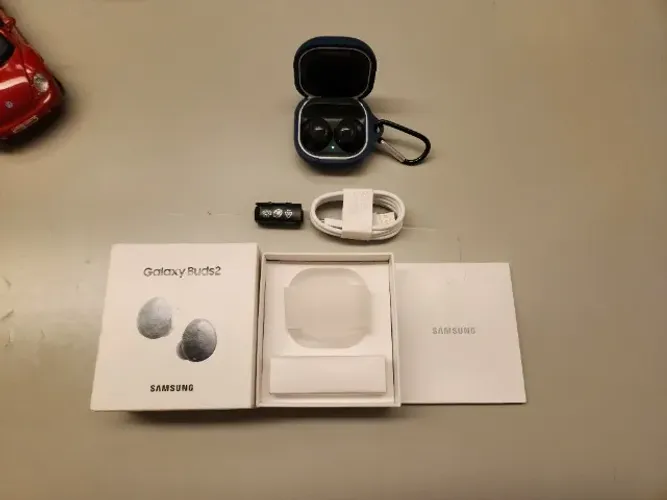 Galaxy Buds 2 em ótimo estado de conservação! Completo!