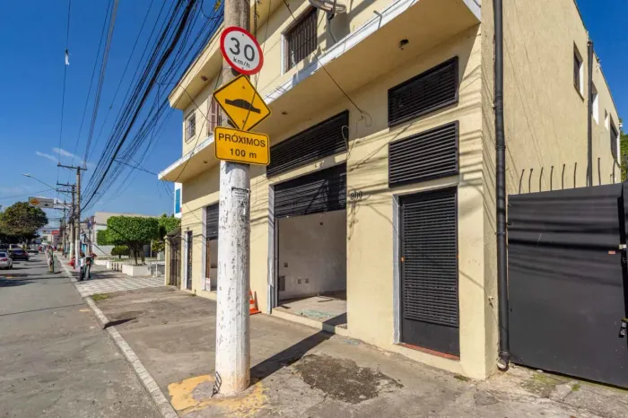 Loja na Rua Desembargador Rocha Portela, 900 180 m²