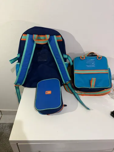 Vendo kit Mochila lancheira e estojo Puket