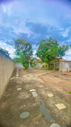 CASA À VENDA NO SETOR BELVEDERE CALDAS NOVAS! R$ 220 MILUma ótima oportunidade para quem
