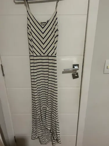 Lindo vestido sereia listrado