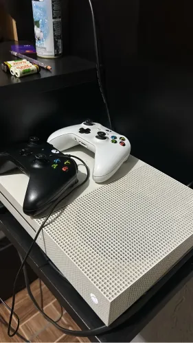 VENDO XBOX ONE S OU TROCO POR PS4 SLIM