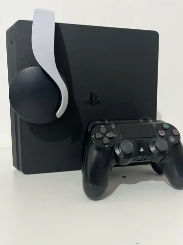 PS4 Slim 1TB com 2 Controles Originais Headset e 6 Jogos Acompanha Todos os Cabos