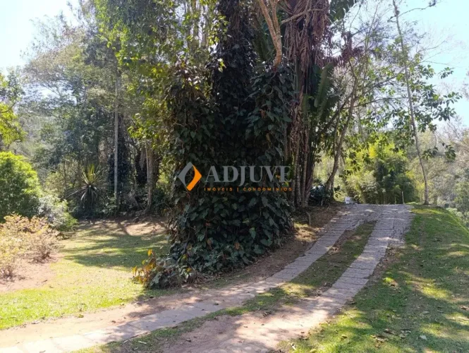 Terreno comercial com 3.490m², excelente topografia, platô pronto!