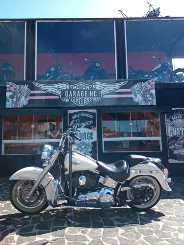 Softail De Luxe Harley Davidson genuina