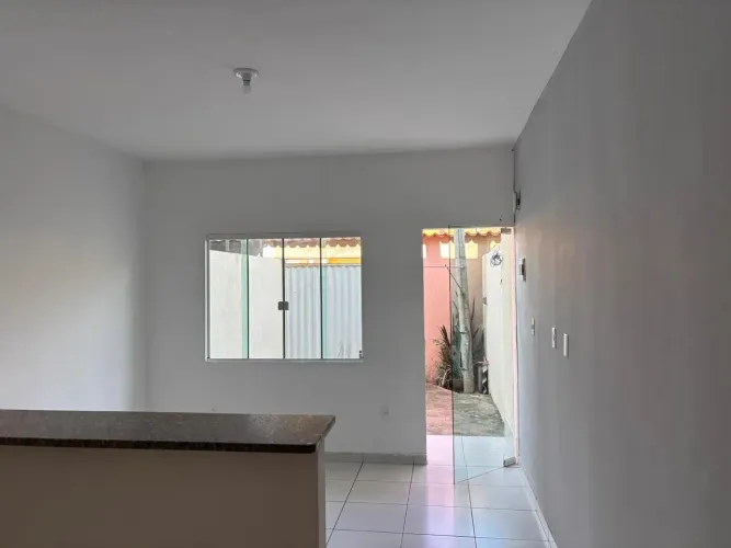CASA COM 2 QUARTOS EM MAIO - ACEITO ENTRADA