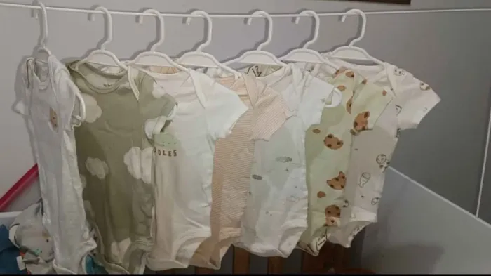 7 Bodys Carter's originais 0/3M em 100% algodão