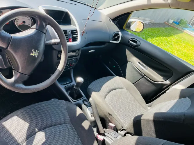 Peugeot 207 XR 1.4 Flex 8V 5P 2013
