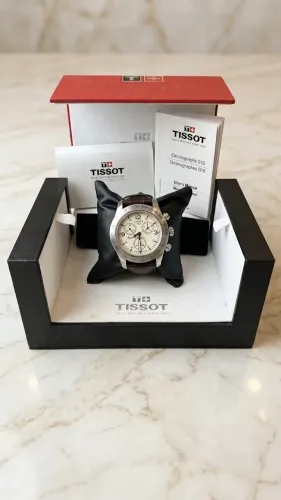 Relógio Tissot V8 maravilhoso Cristal de Safira completo