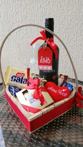 Cesta chocolates Pelúcia R$ 169
