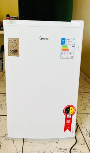 Vendo frigobar semi novo