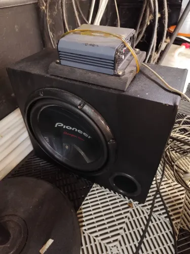 Subwoofer Pioneer + amplificador SD1200