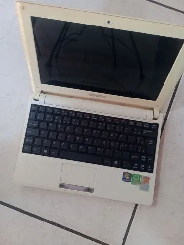 Netbook bem conservado. Só trocar a bateria.