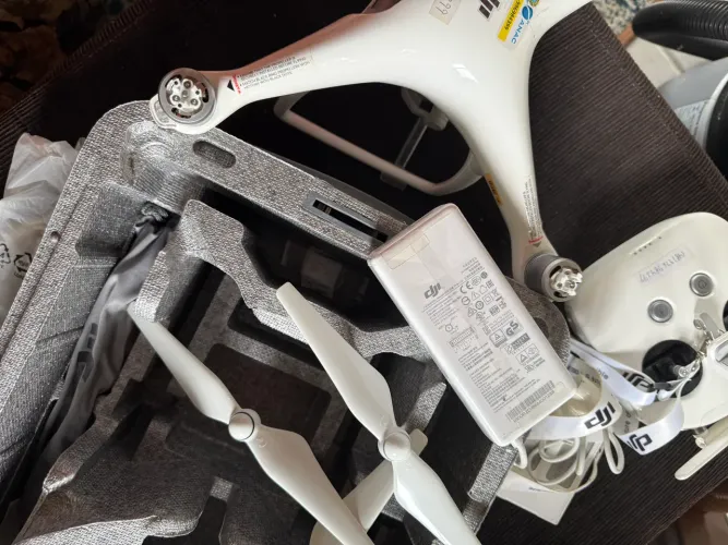 DJI Phantom 4 