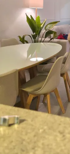 Mesa de Jantar Oval 2,00m x 1,00m