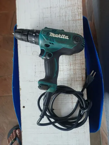 Furadeira e parafusadeira makita HP0300