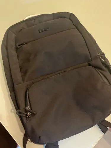 Mochila Sestine com cabo de aço e aprova de água 