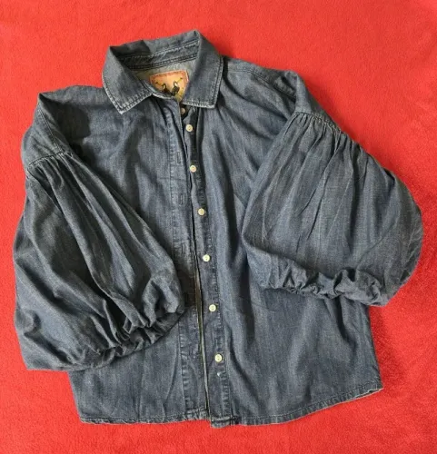 Camisa jeans Colcci manga 3/4 bufante. Usada uma vez!