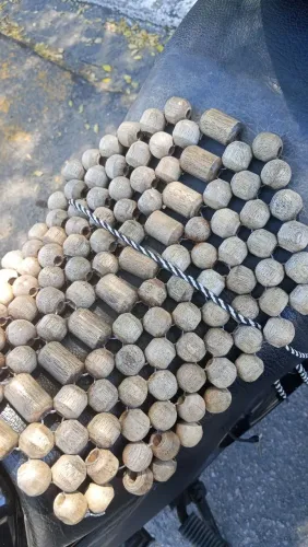 Encosto de bolinhas massageador para moto