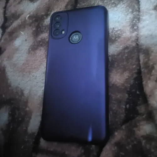 Vendo celular motoe 40 128 GB bateria top semi-novo vir buscar no preço bom forene 