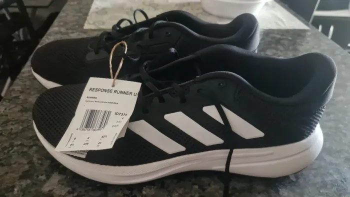 Tênis adidas