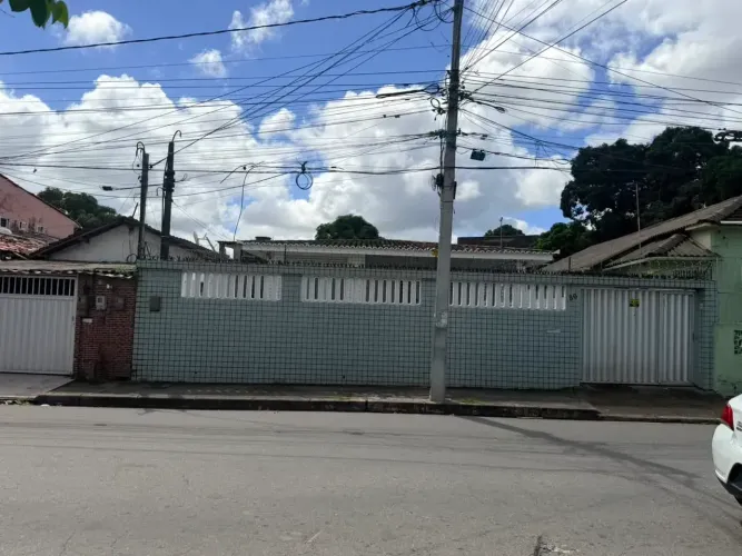 Casa com ótima localização na Iputinga - Recife -