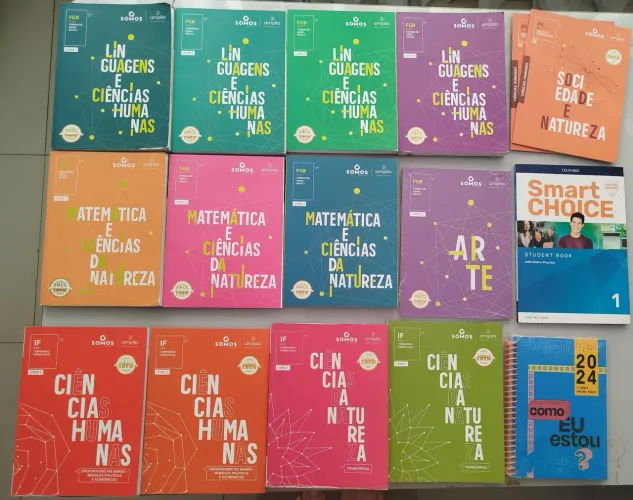 Livros SESI amplia ensino médio
