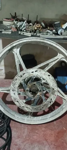 Roda dianteira Suzuki yes original 