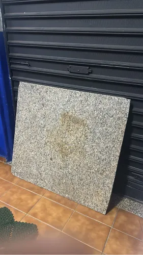 2 TAMPOS DE GRANITO